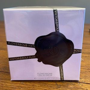 COPY - VIKTOR & ROLF FLOWERBOMB 3.4oz